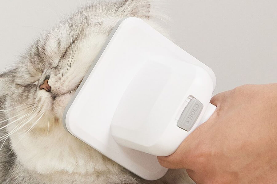 Vacuum Groomer for Shedding Pets